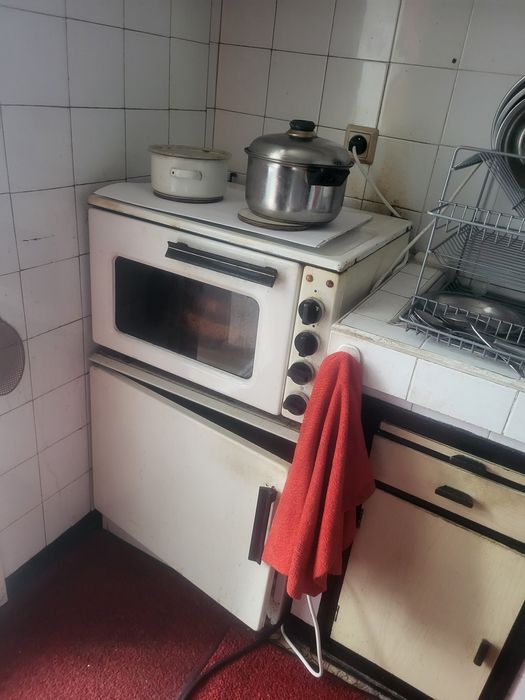 Подарявам стари мебели