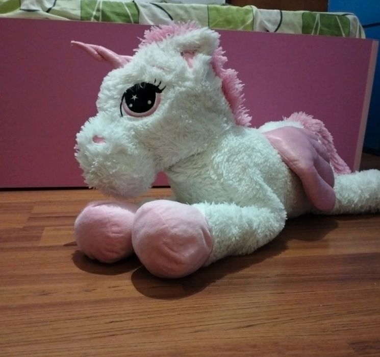 Unicorn de pluș mare