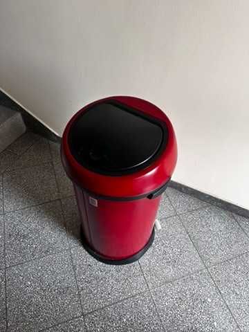 Кош за смет Brabantia Touch – 60L, Passion Red –  – 150 лв.