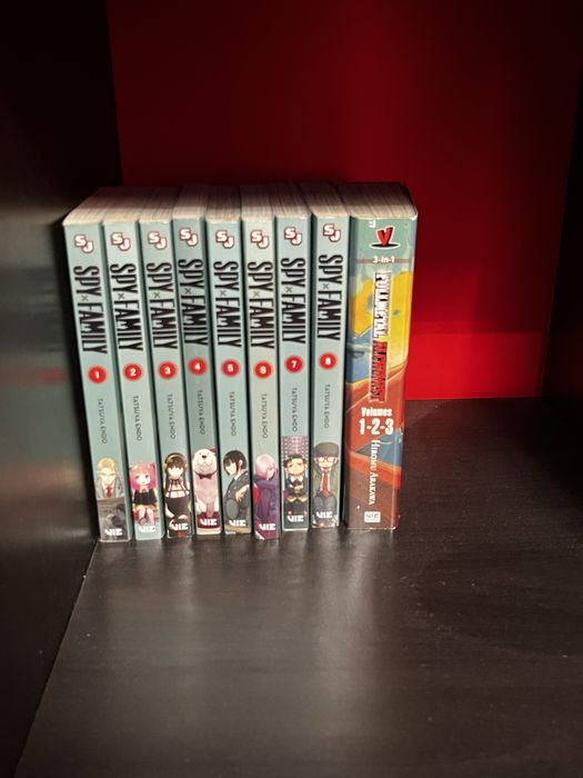 Манга на английски Spy x Family и др.