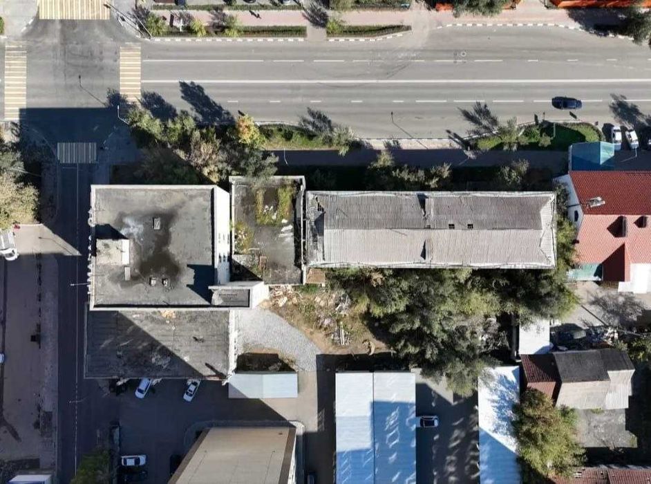 Отдельно-стоящее здание в Центре города.