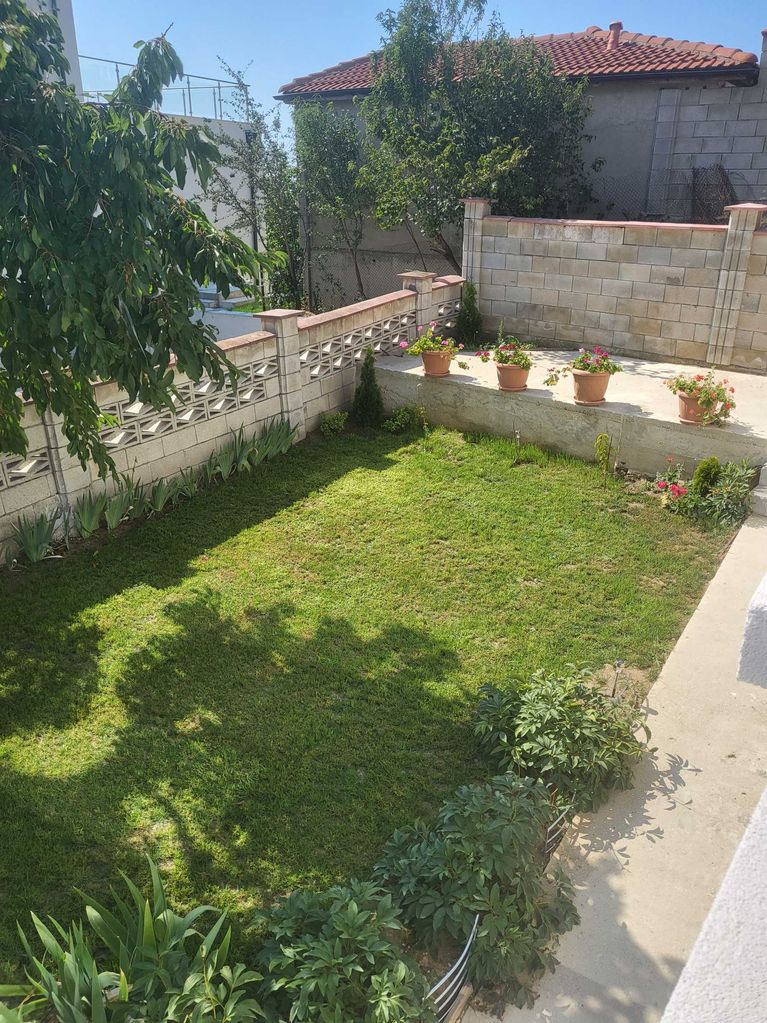 Дава се под наем Къща в к.к. Св.Св. Константин и Елена - 100 кв.м за 800 € - Снимка #12