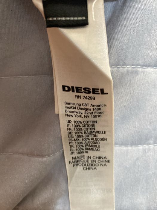 Tricou Diesel purtat
