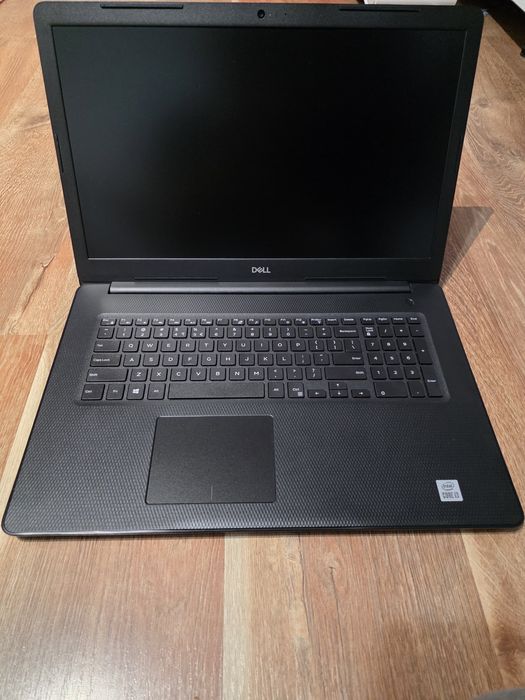 Dell Inspiron 3793 17,3” procesor i3 1005G1,8Gb,256 NVMe,ca nou