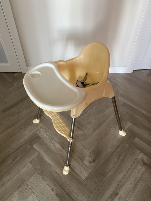Детский стульчик для кормления кремовый