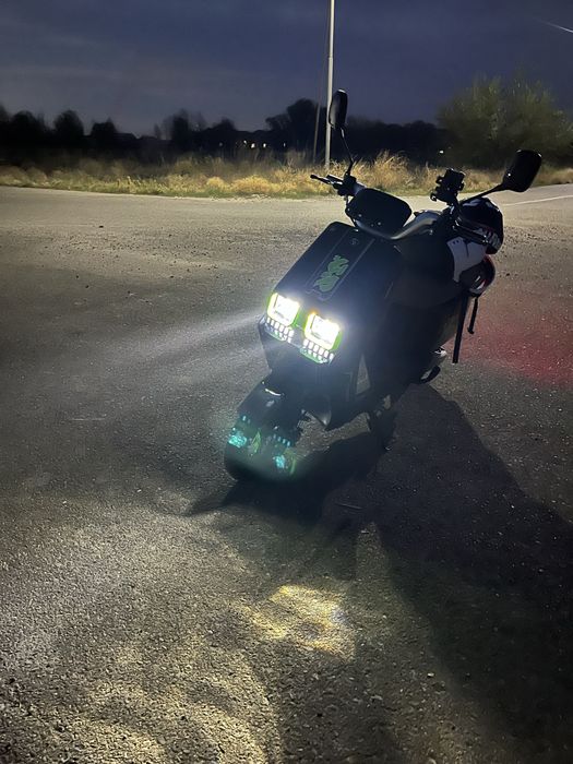 Продаю электро мопед