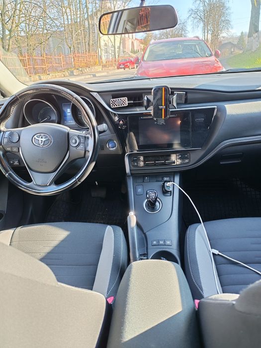 Toyota Auris automata Gpl Hybrid