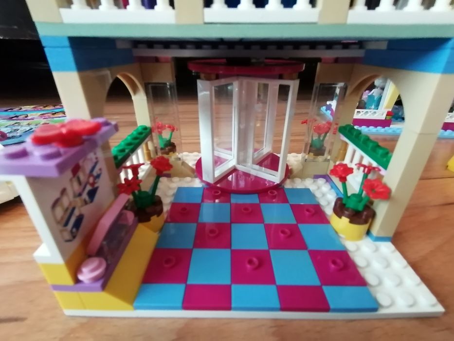 Конструктор Lego Friends 41058 Търговски център Хартлейк