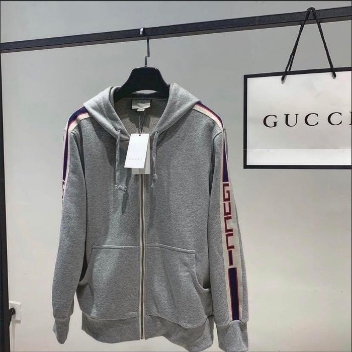 Разпродажба на стилни мъжки суитшърти, последни бройки