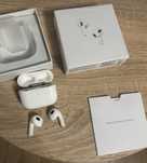 Casti AirPods 4