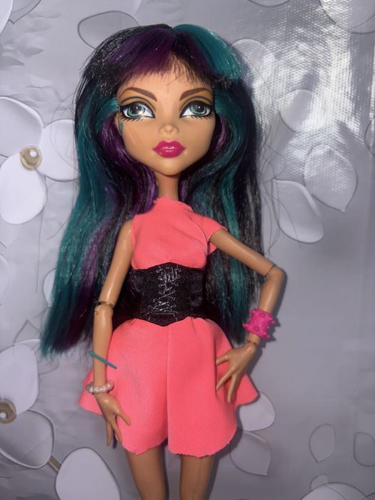 Продаю куклу Monster High