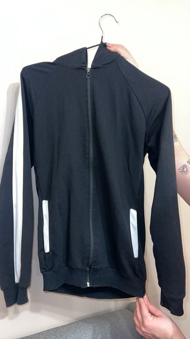 Дамски потник и горнище за по 15лв