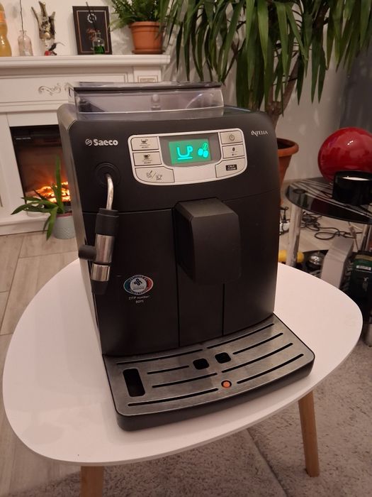 Aparat cafea Intelia Saeco