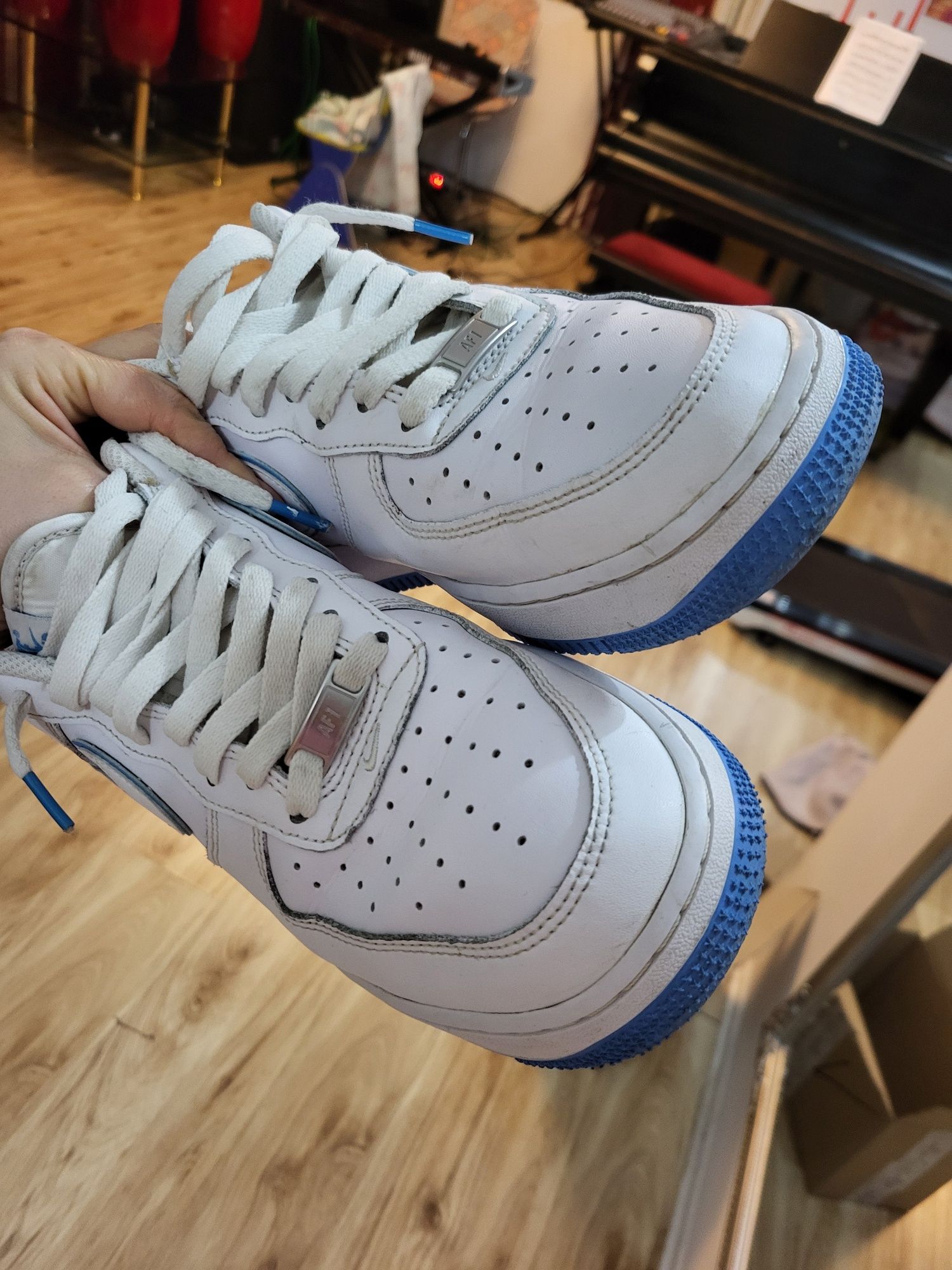 Adidași alb cu albastru Nike Air Firce 1