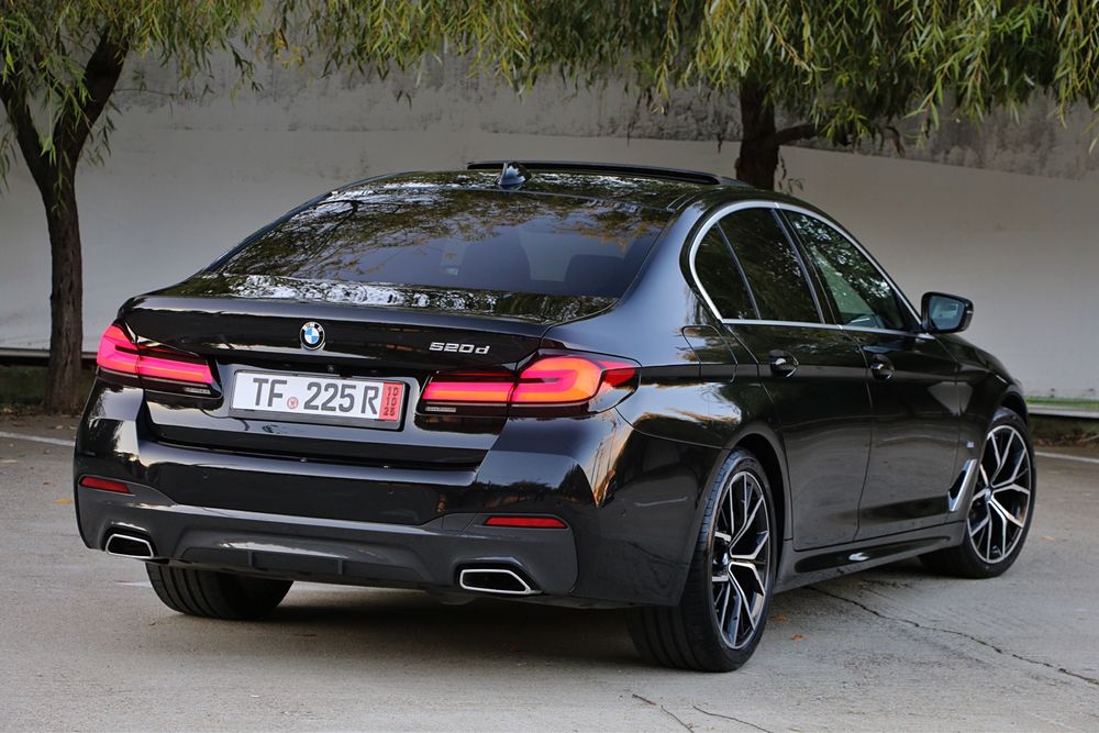 Bmw 520d Seria 5 G30 LCi MildHybrid M Packet Led Trapa Keyless Cockpit