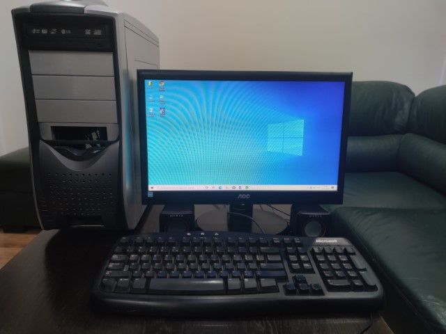 PC Intel Core 2 Duo E6600 2.40GHz fara monitor