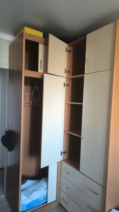 Продам угловой шкаф