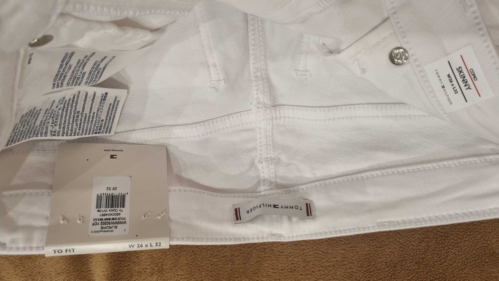 Дамски дънки Levi's и Tommy Hilfiger