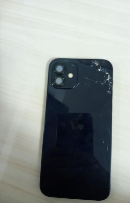 Apple Iphone 12.