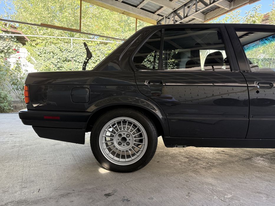 Продам bmw e30  рестайлинг