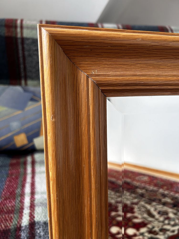 Oglinda cu rama din stejar si interior din cristal