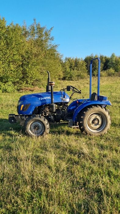 Tractor agricol 4x4