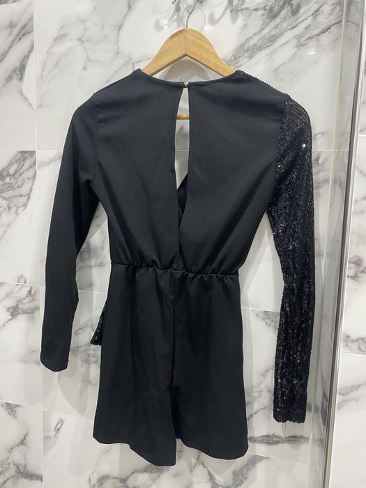 Черен къс гащеризон тип рокля с пайети