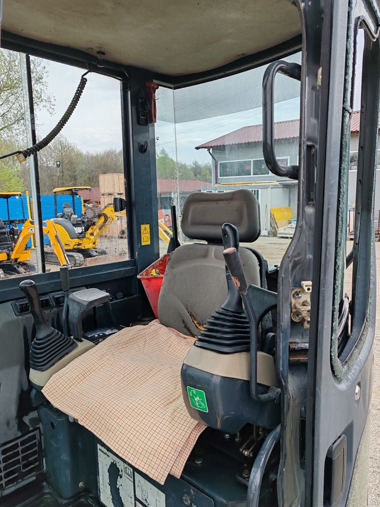 Komatsu PC50 an 2006 import Italia 3 cupe motor yanmar 4 cilindri