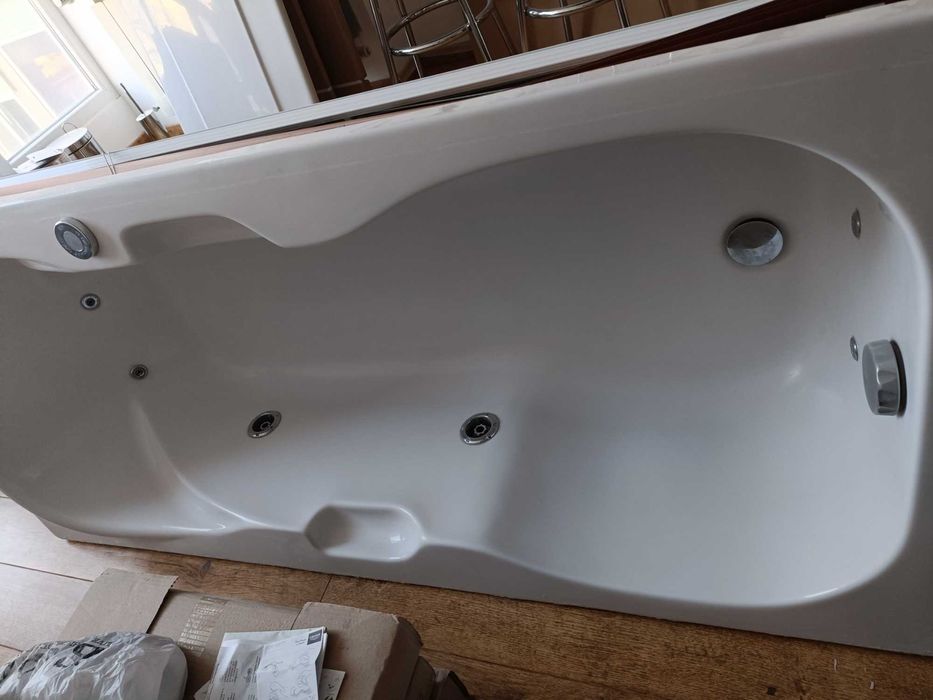 Вана с джакузи  в много добро състояние