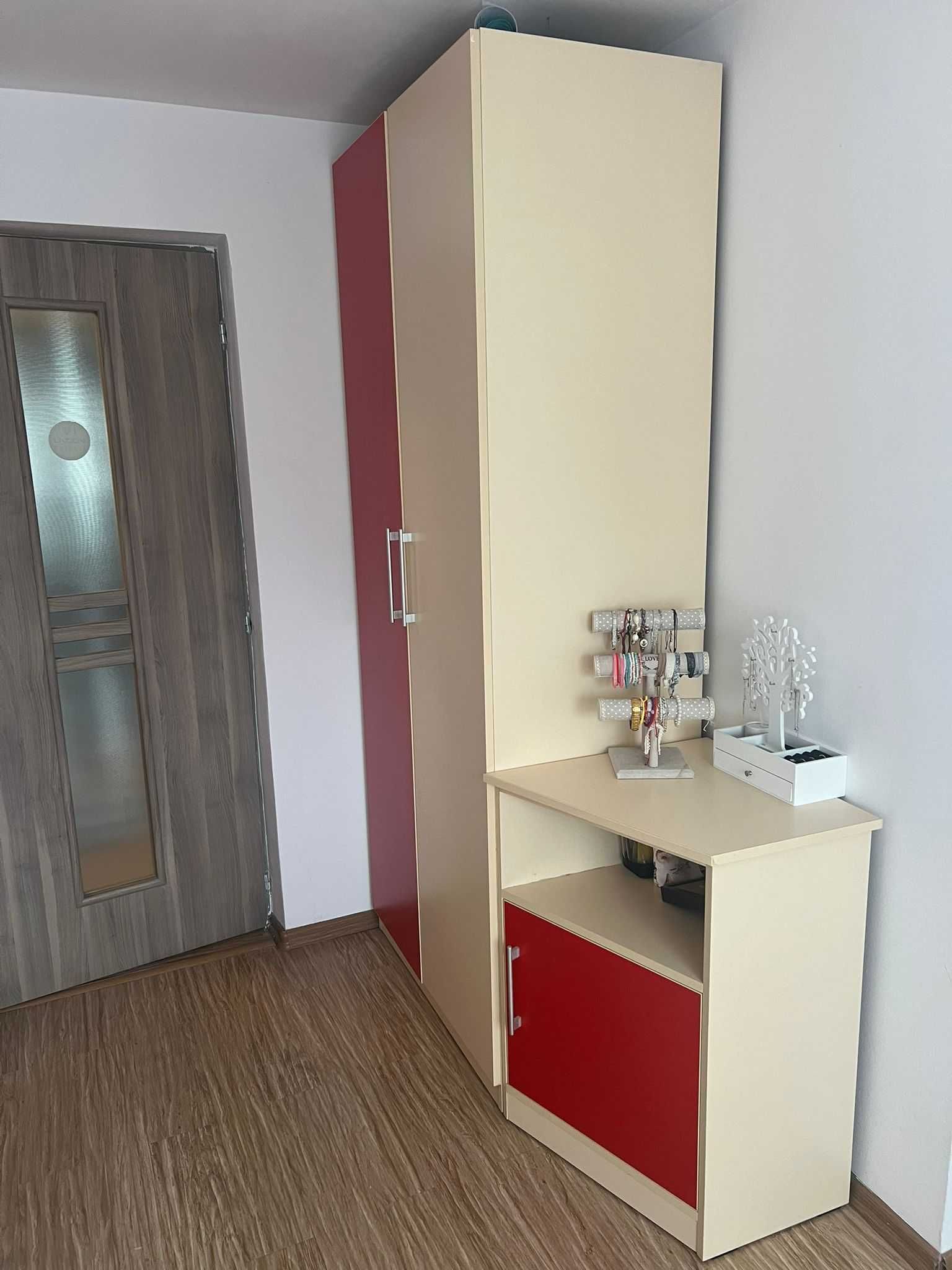 vand mobila pentru camera tineret