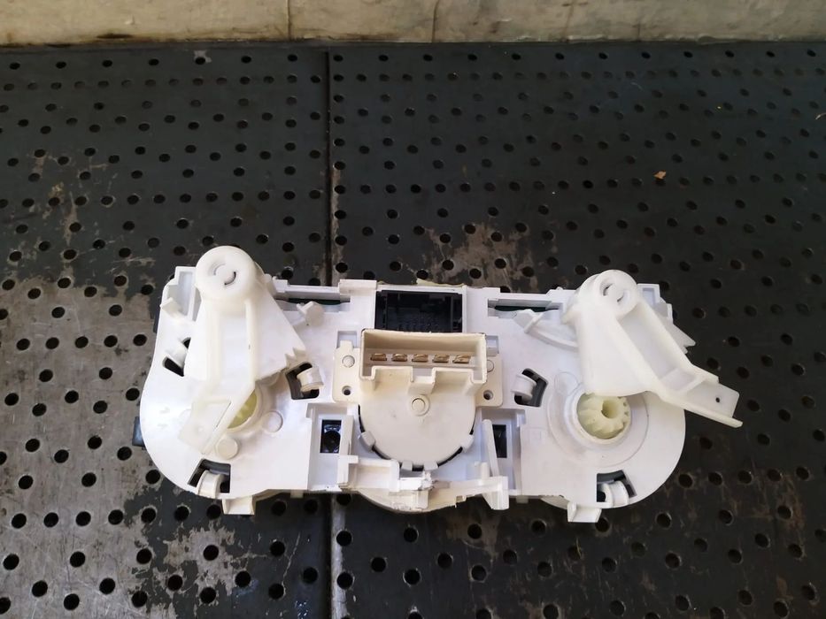 Panou comanda clima ac opel corsa e x15 Panou comanda clima ac opel corsa e x15 466119570 5w8219516