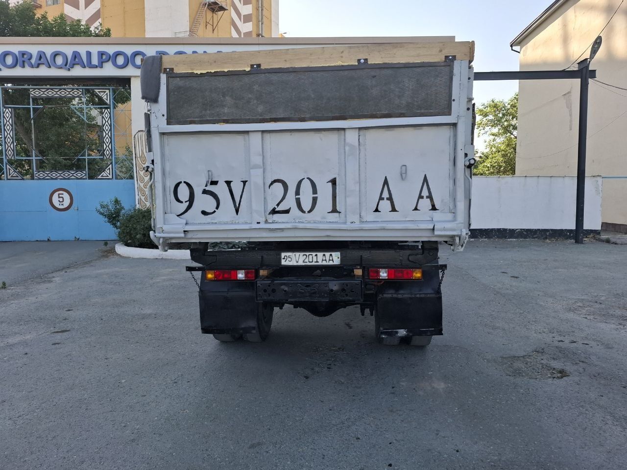 Zil 130 satiladi