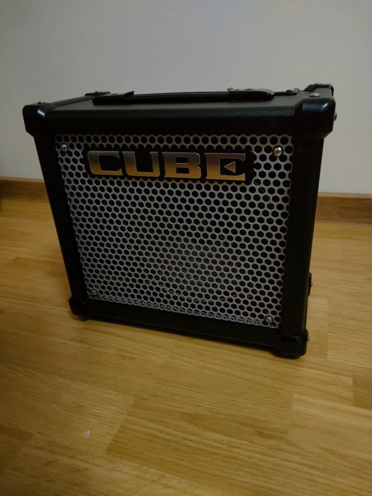 Chitara electrica Ibanez + amplificator Cube 10 w