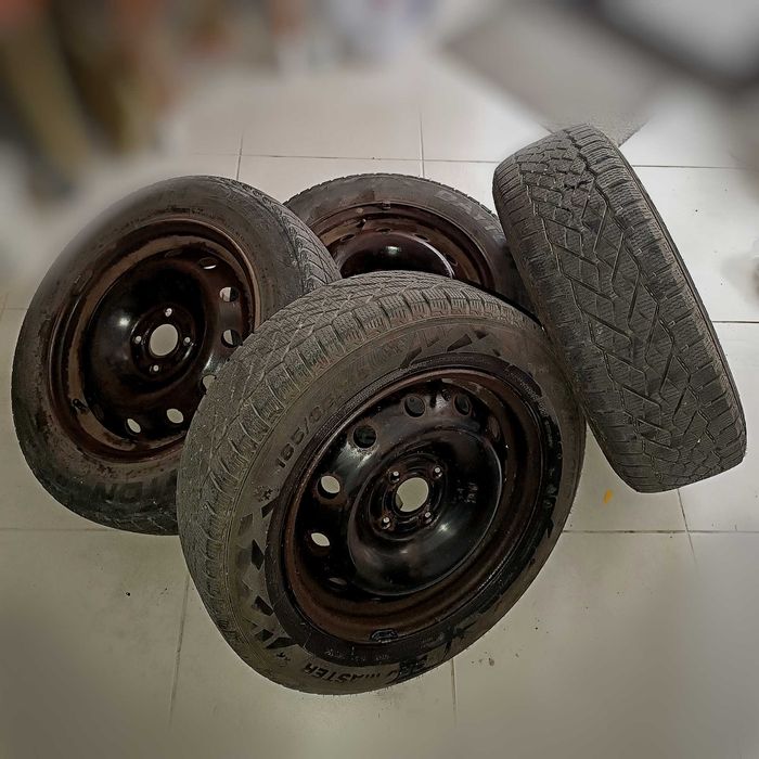 Метални джанти 15 цола със зимни гуми