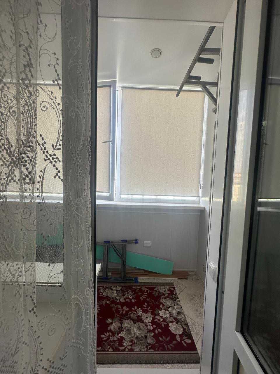 Продаю 2-х комн. Кв 8 микро-районе