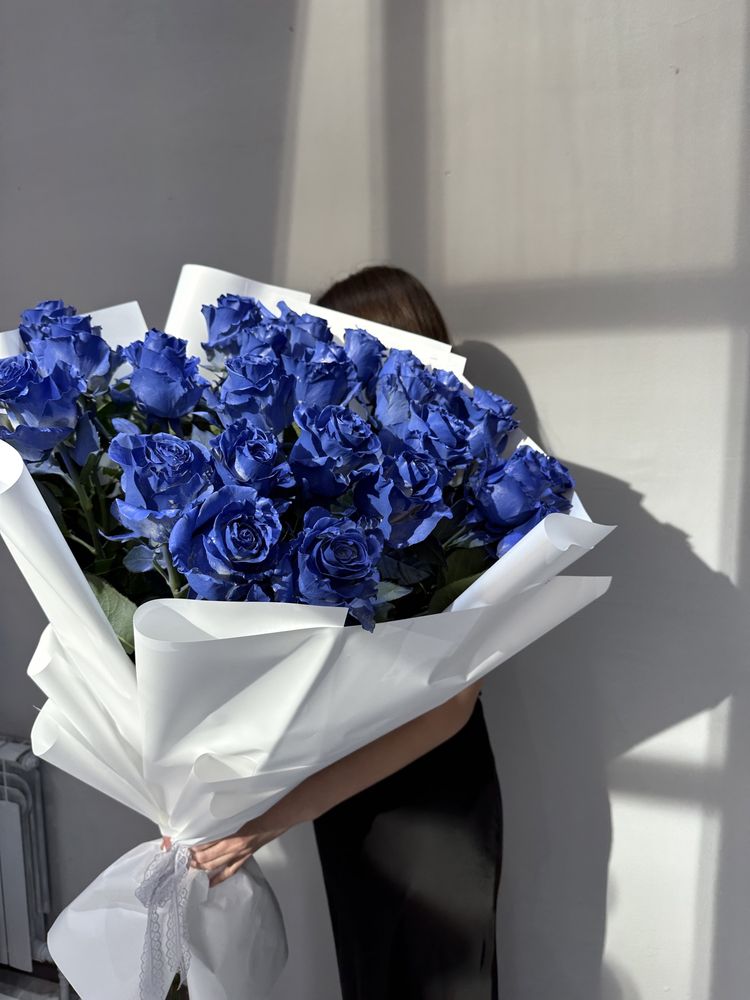 Синие розы. Доставка цветов