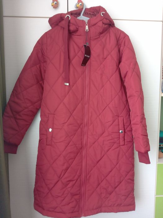 Vând geaca iarna bordo mărimea M/L