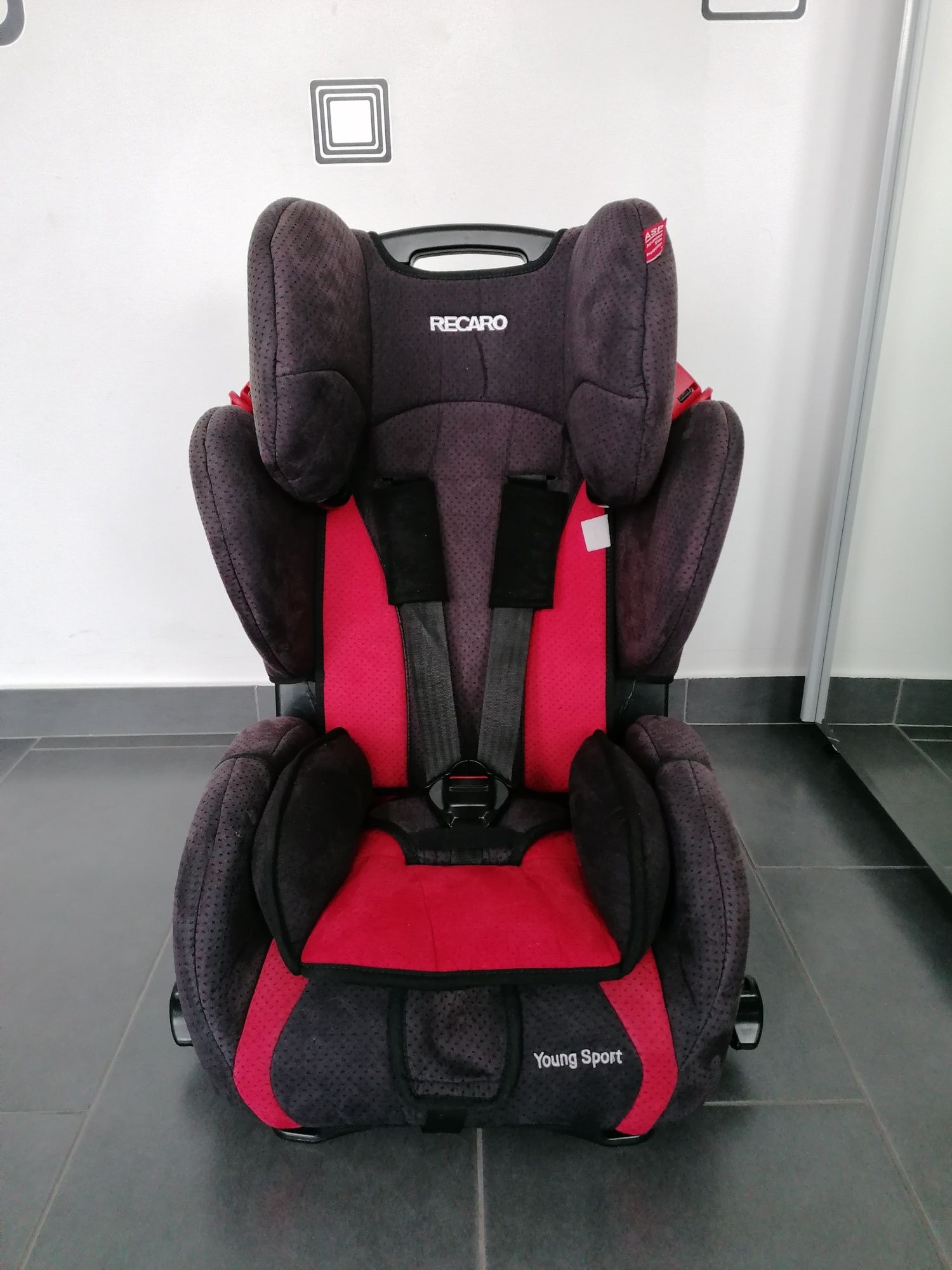 Scaun auto Recaro Young Sport pentru copii între 9 și 36 kg