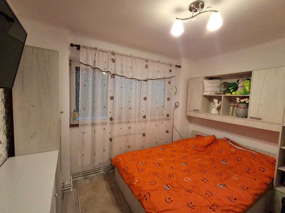 De vanzare apartament 3 camere