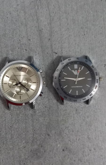 Vând 8 ceasuri pentru piese