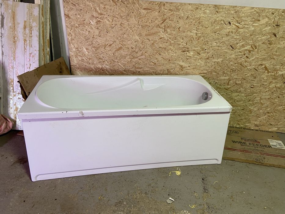 Продается акриловая ванна