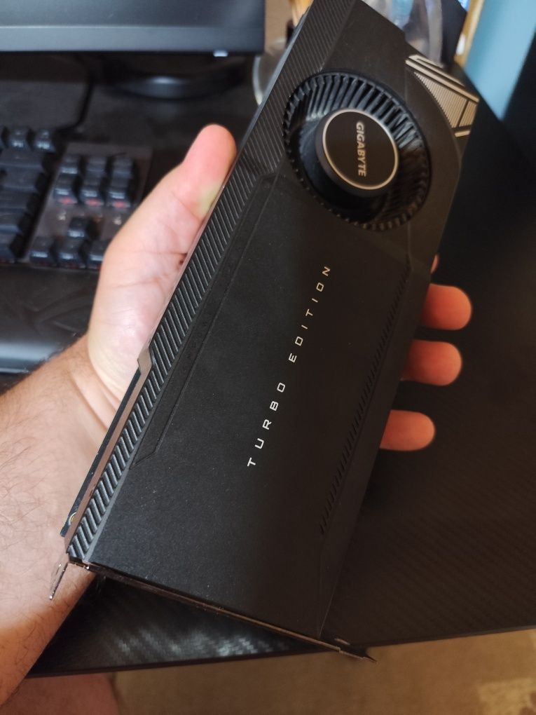 Vând Placa Video Gigabyte RTX3080 Turbo 10Gb