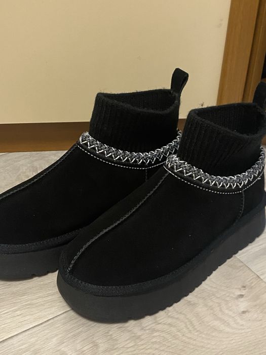 Продам новые угги. Размер 39–40.