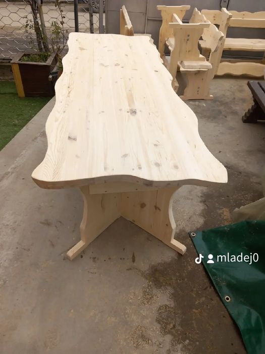 Маси и пейки с жив ръб материал е бял бор