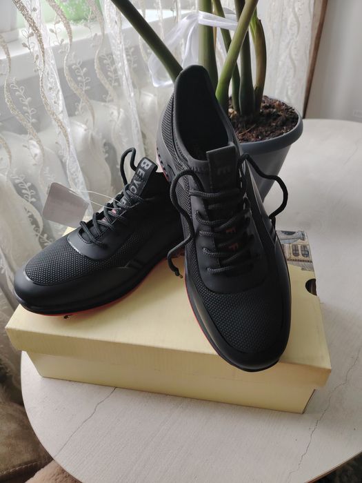 Продам туфли красовки на мальчика 8000