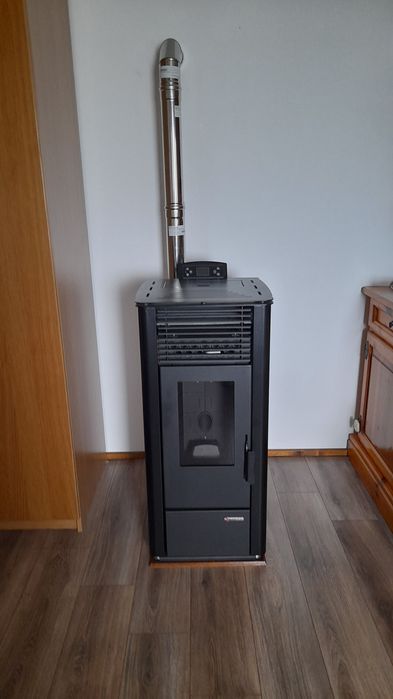 Vând sobă pe peleți,model Matilde.