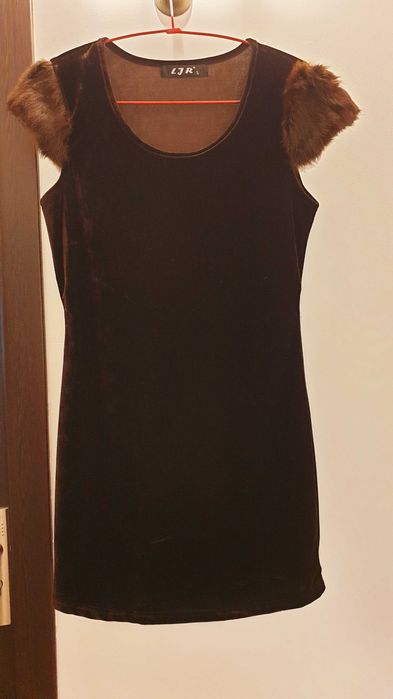 Rochie catifea, mărimea S
