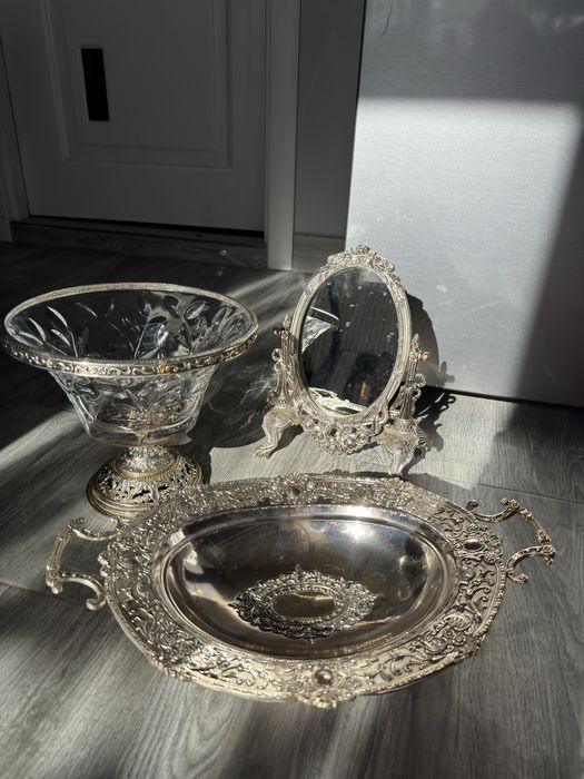 Set decor vintage – tavă, oglindă și cupă sticlă cu bază metalică