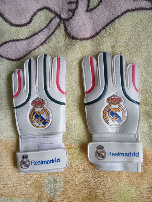 Продам или обмен! Перчатки спортивные на 7-10 лет,цена 3000 тенге