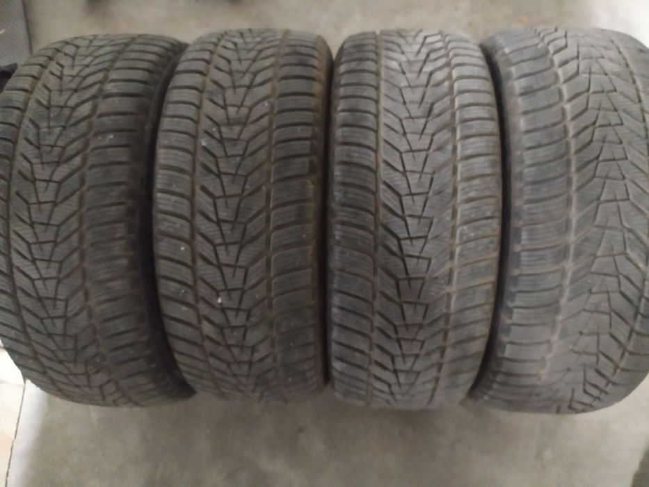 Зимни гуми DOT 32/2023  Hankook Winter icept evo3 235/45 r19